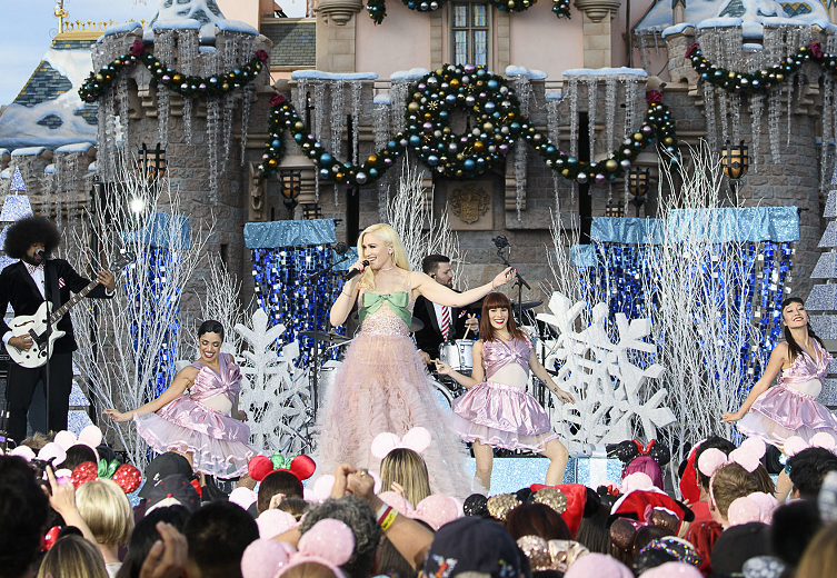 Disney Parks Presents: A 25 Days of Christmas Holiday Party