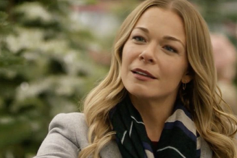 LeAnn Rimes Stars in the Hallmark Channel's 'It's Christmas, Eve'