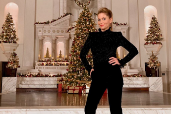 Candace Cameron Bure to Host 2 Hallmark Christmas Preview Specials!